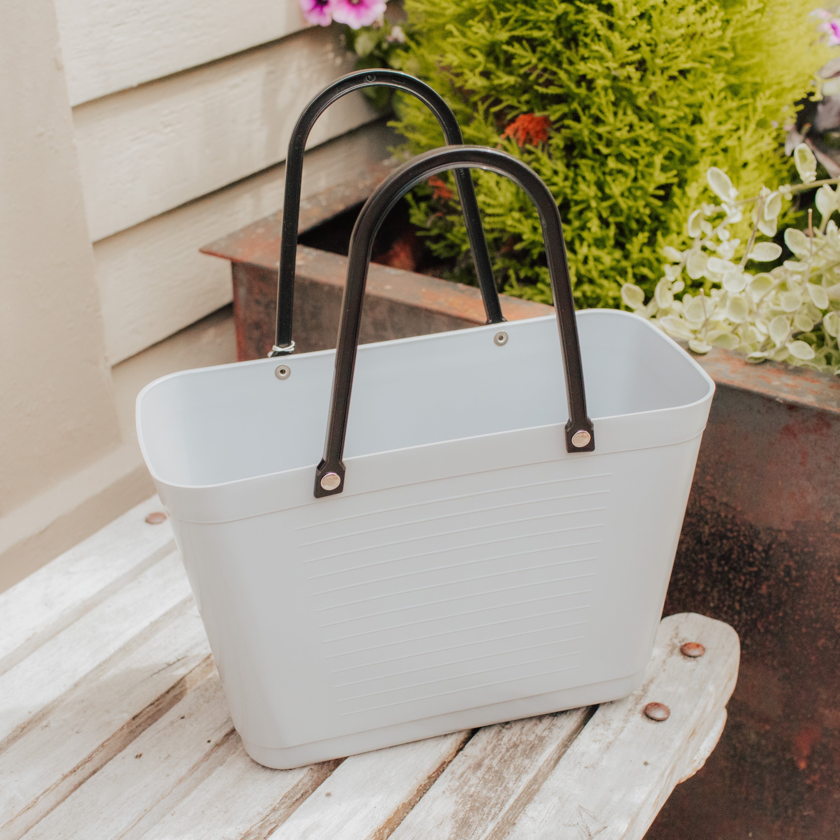 Hinza Small Tote, several colors